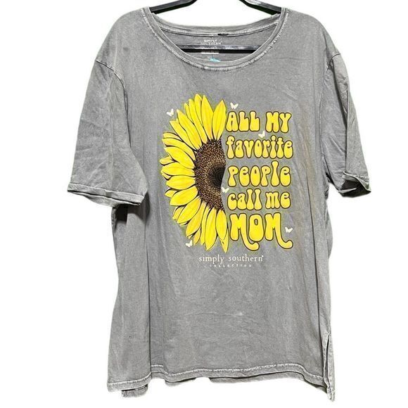 NWT Simply Southern ‘All My Favorite People Call Me Mom’ Oversized Graphic OSFA‎ - Picture 1 of 5